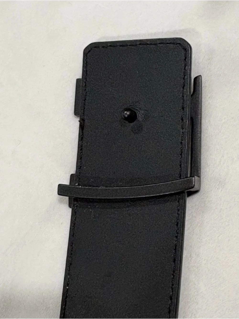 Louis Vuitton Black Textured Leather Belt with Matte LV Buckle - Picture 4 of 7